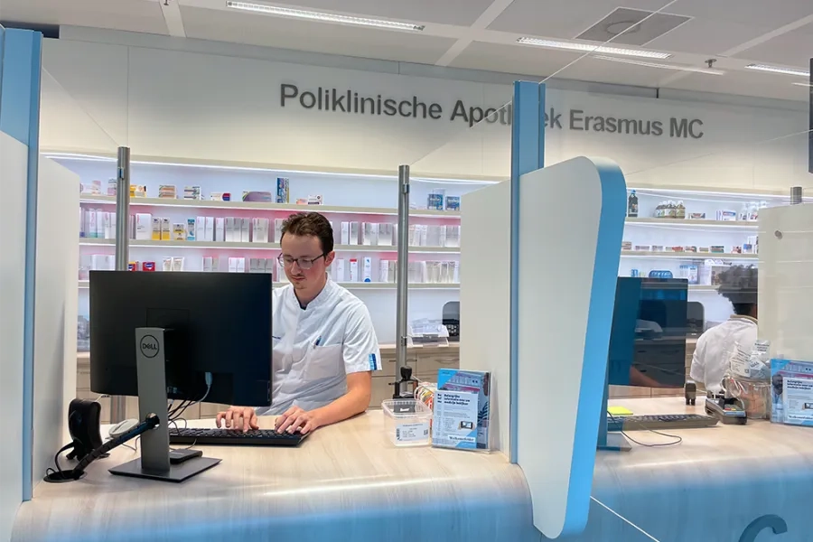 Bart, apothekersassistent, poliklinische apotheek, erasmus mc